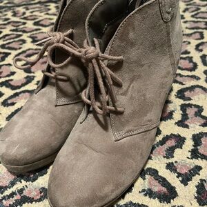 Medina lace up ankle booties ankle boots. Brown women’s 9.5